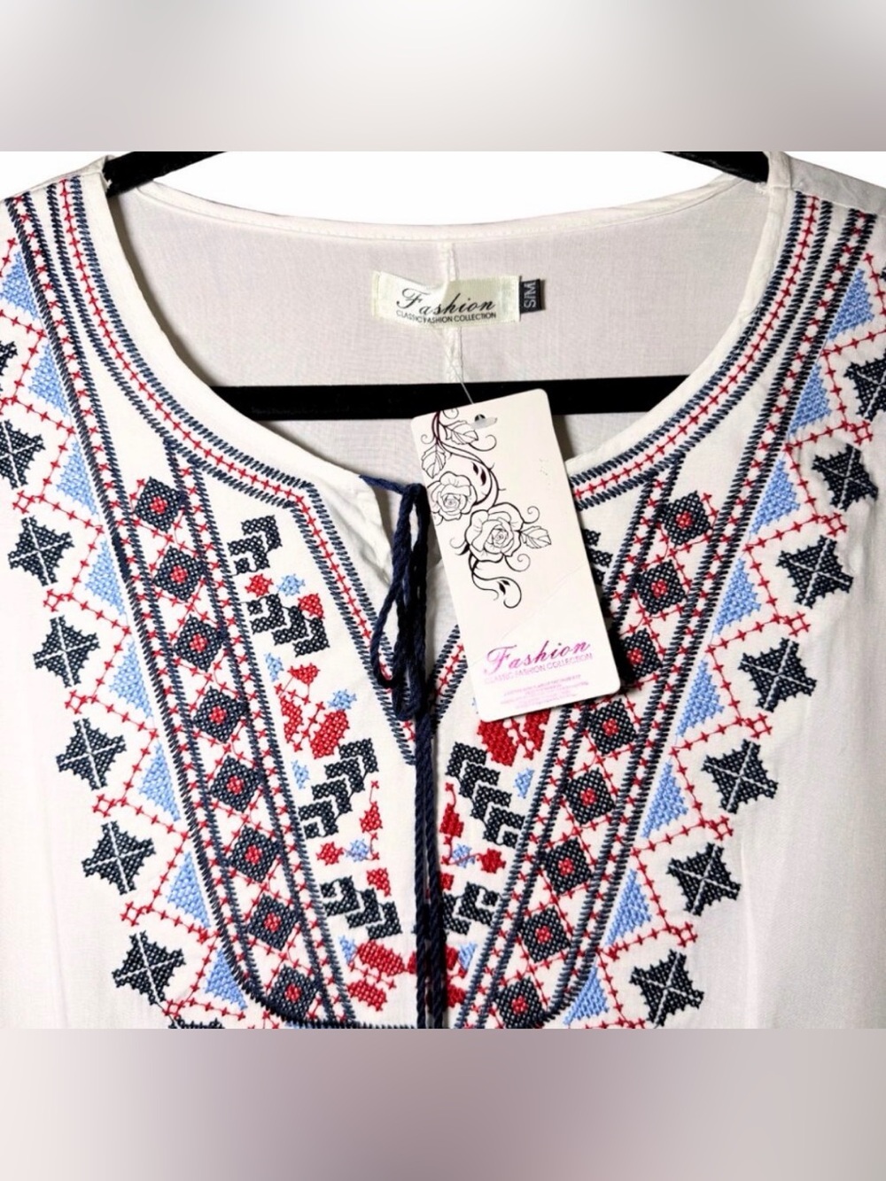 Poncho light and breezy. Embroidered white, navy, red. Boho chic. Fits up to L - Picture 3 of 8